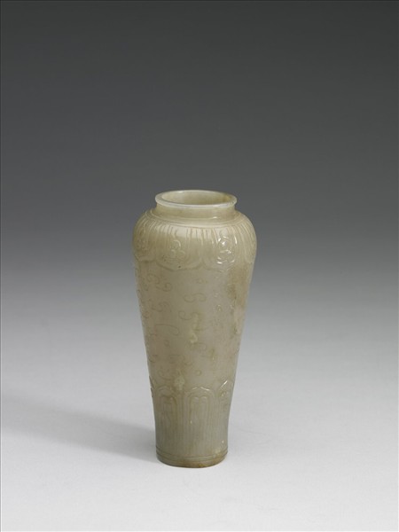 玉雲紋瓶