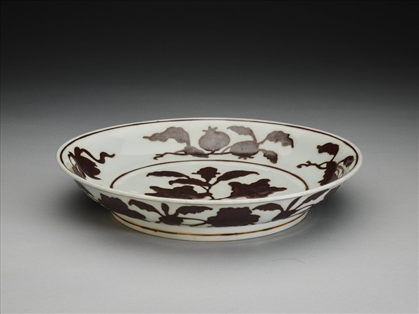 紫金釉折枝梔子花果紋盤