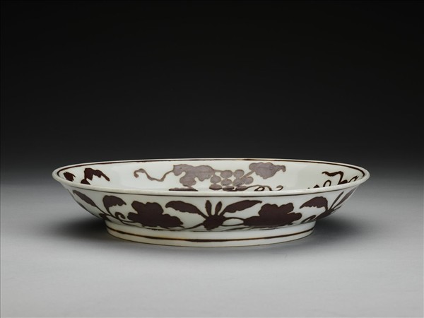 紫金釉折枝梔子花果紋盤