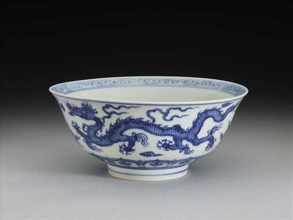 青花雙龍戲珠紋碗