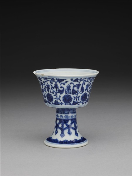 青花梵文番蓮紋高足杯