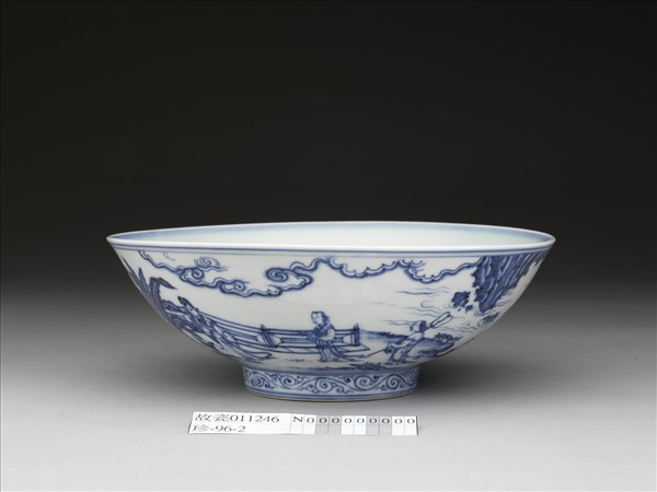 青花山水仕女圖碗