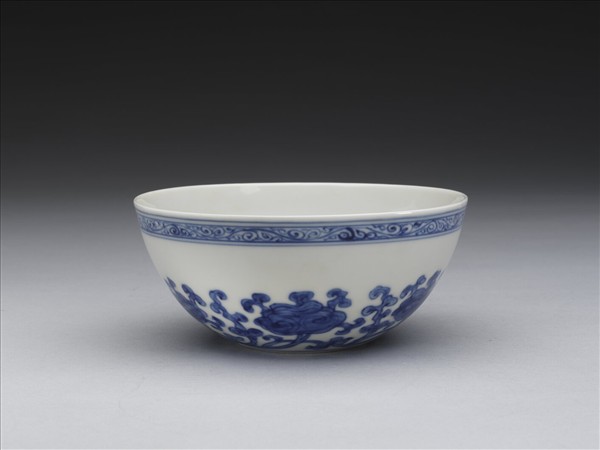 青花靈芝紋碗