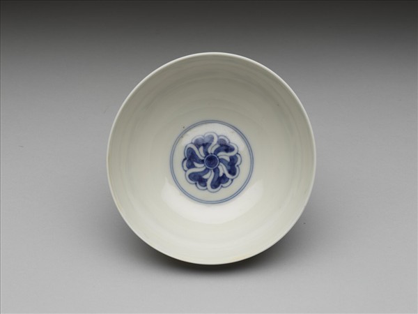青花靈芝紋碗