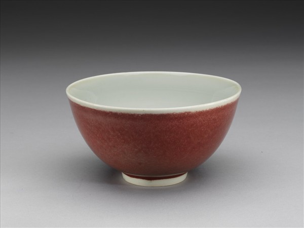 寶石紅釉白裡碗