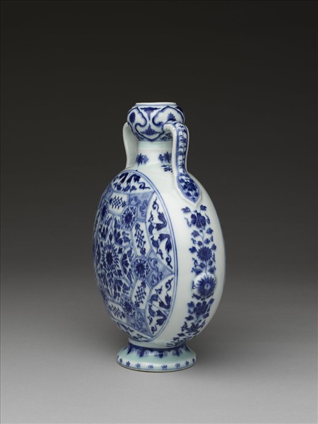 青花花卉紋扁壺