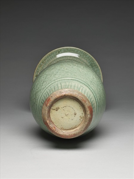 龍泉窯 青瓷劃花花卉紋瓶