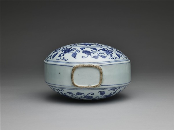 青花番蓮紋扁壺