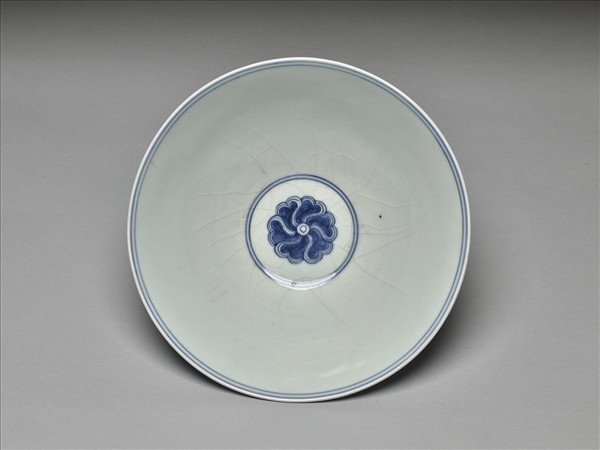 青花纏枝番蓮紋碗