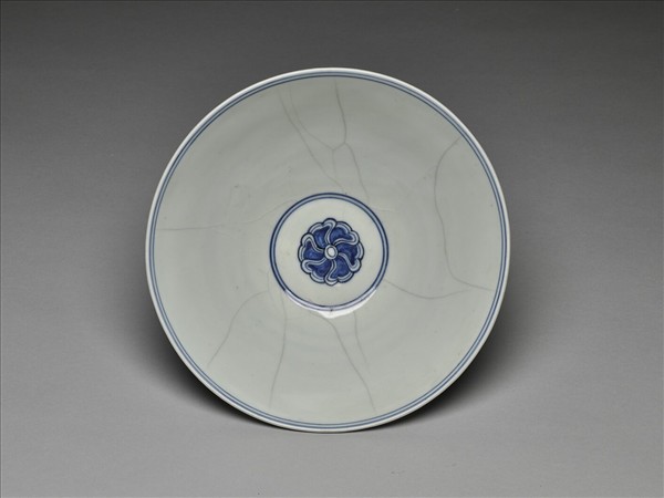 青花纏枝番蓮紋碗