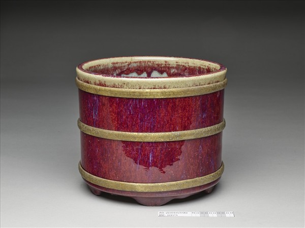 紅釉圓爐