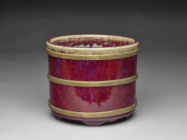 紅釉圓爐