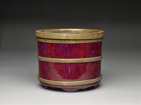 紅釉圓爐