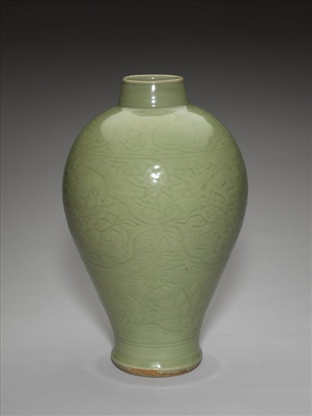 龍泉窯 青瓷劃花開光梅瓶