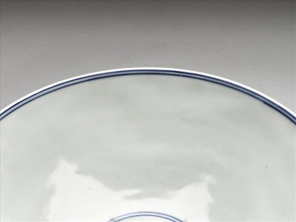 青花纏枝番蓮紋碗