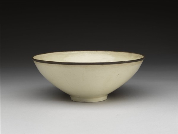 定窯 白瓷劃花蓮花紋碗