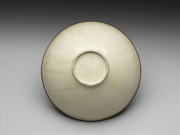 定窯 白瓷劃花蓮花紋碗