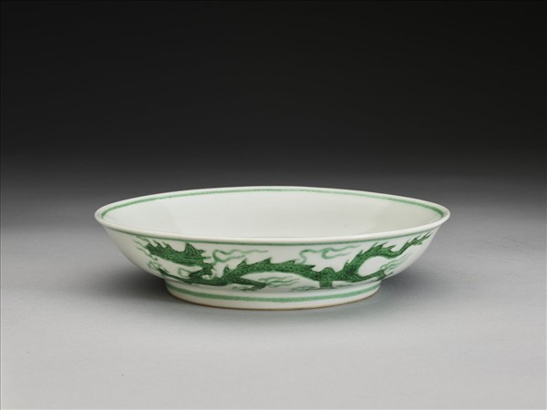 綠彩雲龍紋盤