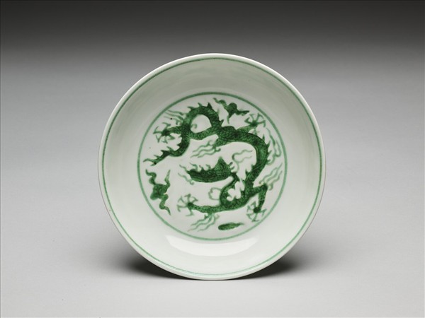綠彩雲龍紋盤