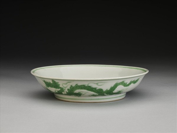綠彩雲龍紋盤