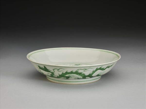 綠彩雲龍紋盤