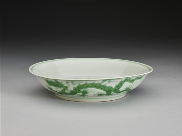 綠彩雲龍紋盤