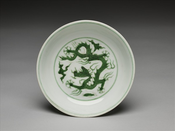 綠彩雲龍紋盤