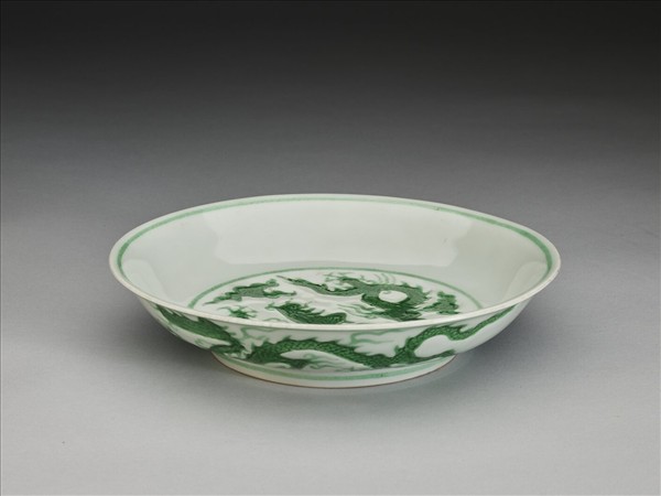 綠彩雲龍紋盤