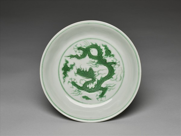 綠彩雲龍紋盤