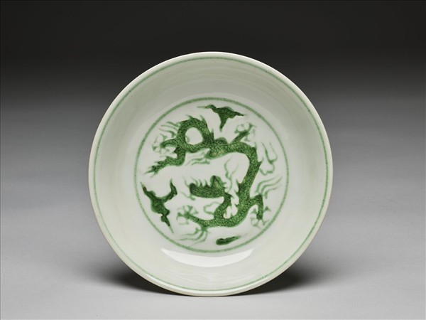 綠彩雲龍紋盤