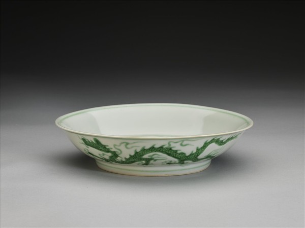 綠彩雲龍紋盤