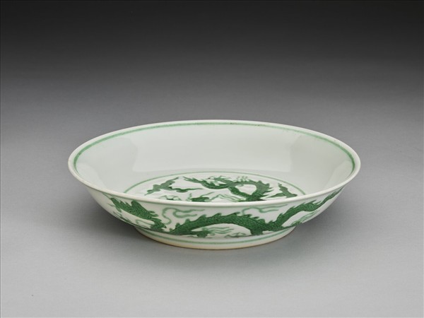 綠彩雲龍紋盤