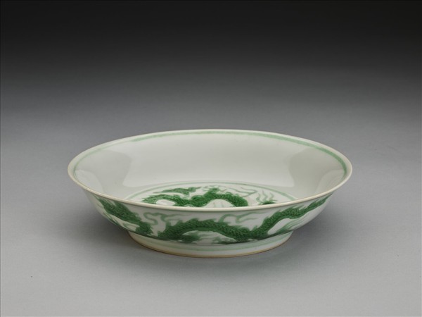綠彩雲龍紋盤