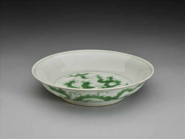 綠彩雲龍紋盤