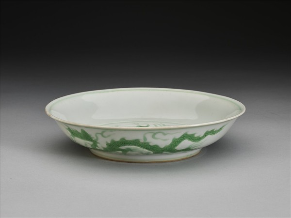 綠彩雲龍紋盤