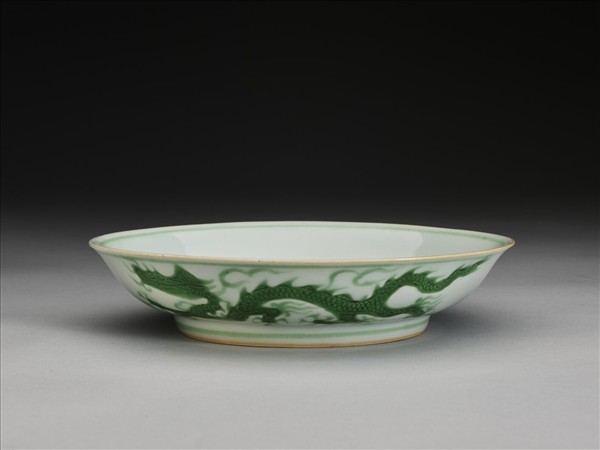 綠彩雲龍紋盤