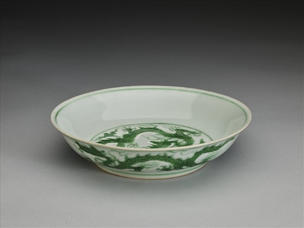 綠彩雲龍紋盤