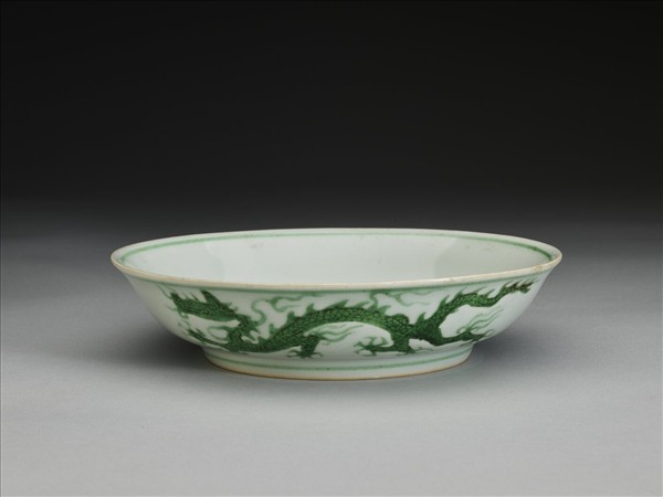 綠彩雲龍紋盤