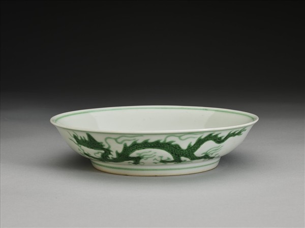 綠彩雲龍紋盤