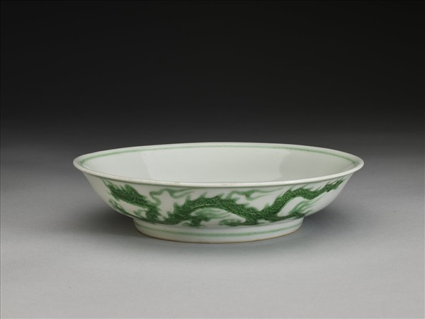綠彩雲龍紋盤