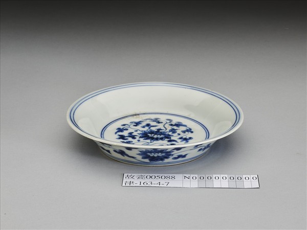 青花番蓮紋盤