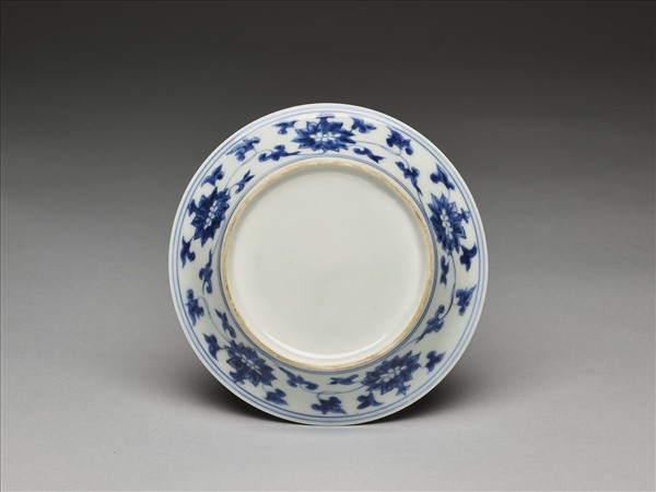 青花番蓮紋盤