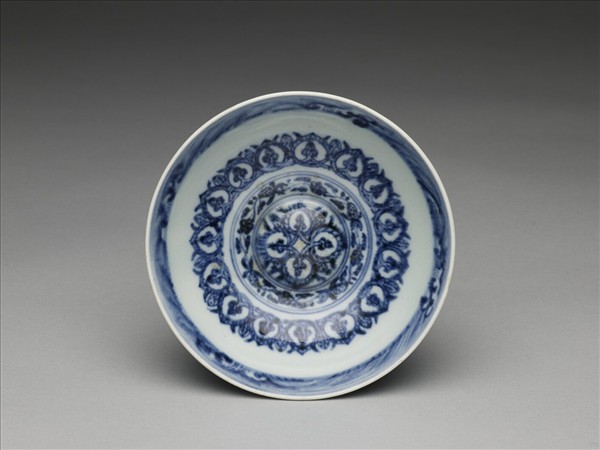 青花波斯文花卉紋碗