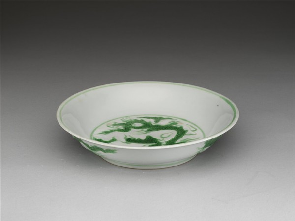 綠彩雲龍紋盤