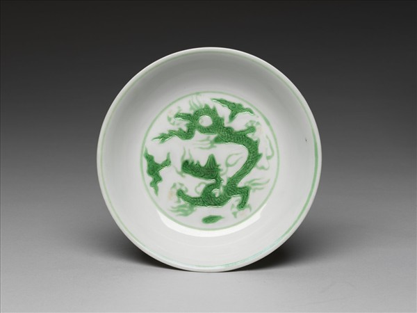 綠彩雲龍紋盤