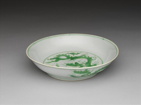 綠彩雲龍紋盤