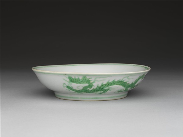 綠彩雲龍紋盤