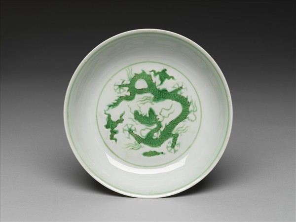 綠彩雲龍紋盤