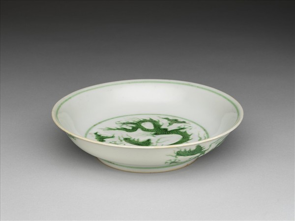 綠彩雲龍紋盤