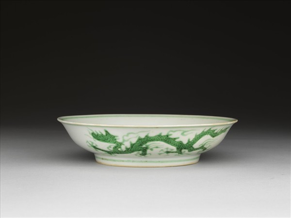 綠彩雲龍紋盤